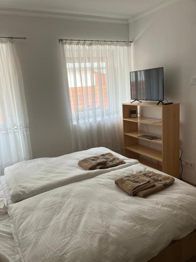 Szent Bernat Vendeghaz Apartment Veszprem Exterior photo